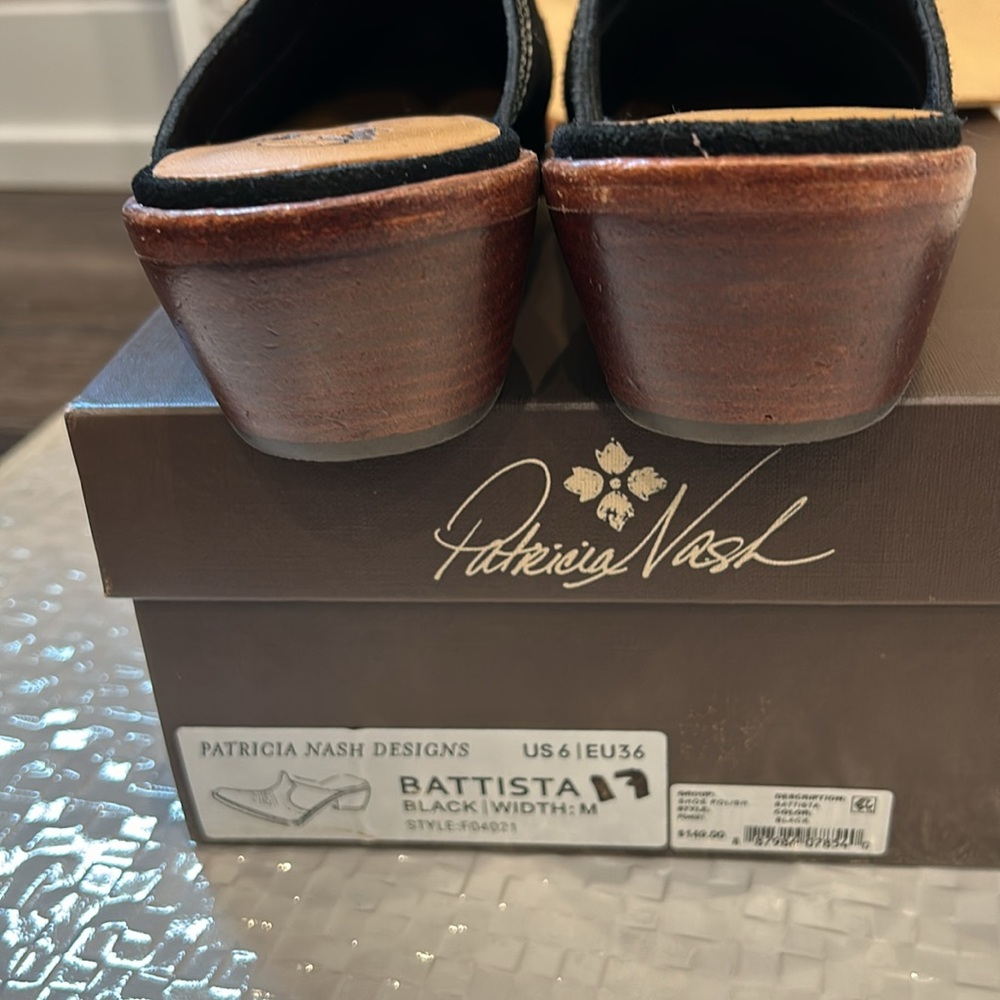 Patricia Nash NIB!! Batista Black Mules. - Picture 4 of 9